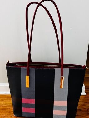 Women’s Black Striped Tote Bag with Burgundy Handles AND Matching Wallet
